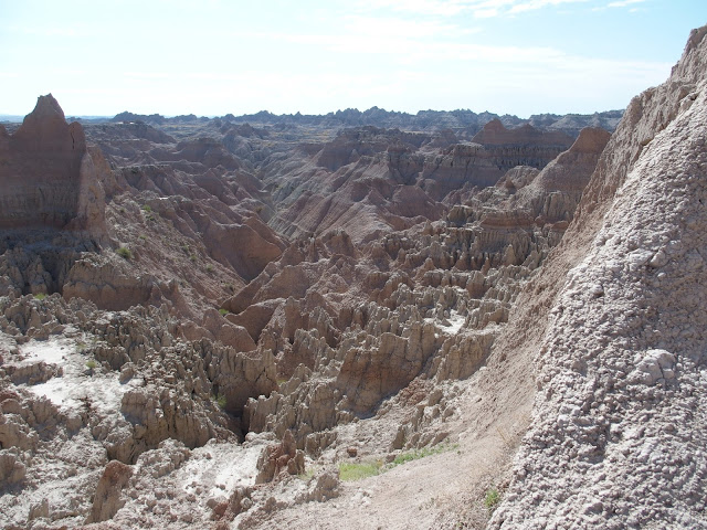 badlands-national-park-scenery