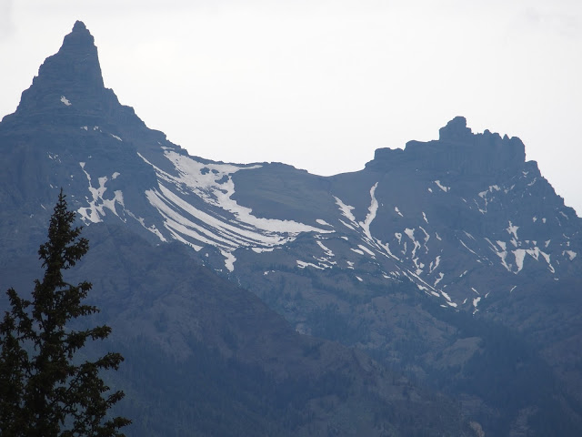 bear_tooth_hwy_snow-fields