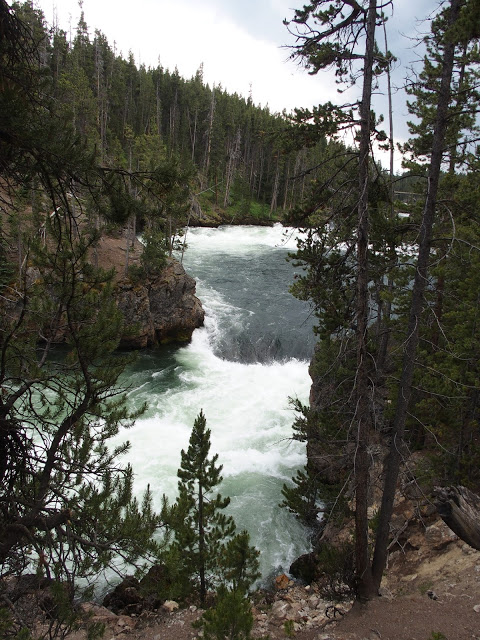 yellowstone-river-whitewater-rapids