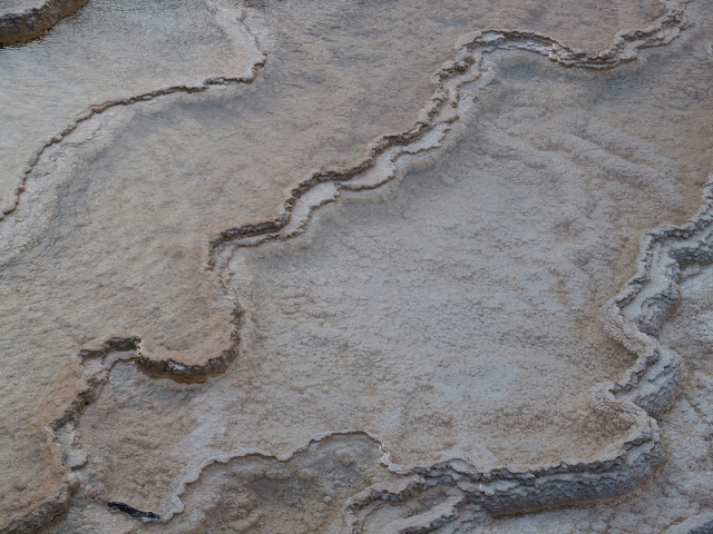 yellowstone_national_park_mammoth-hot-springs-designs
