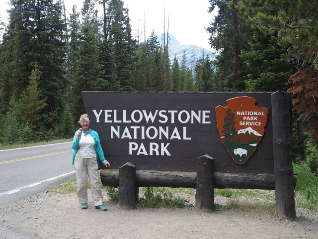 yellowstone_national_park_entrance