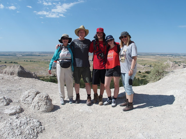 group-picture-badlands-national-park