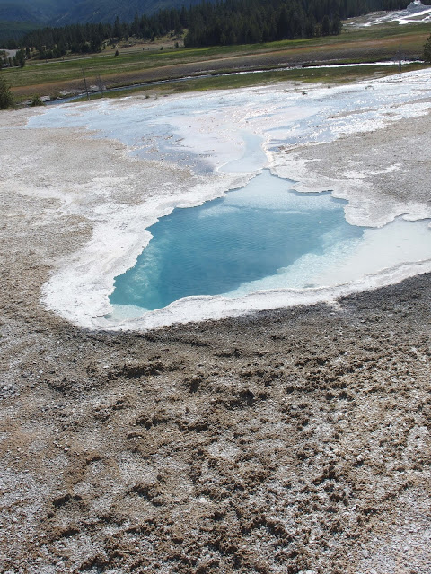 yellowstone-crater-vent