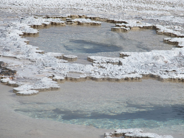 yellowstone-crusted-pools