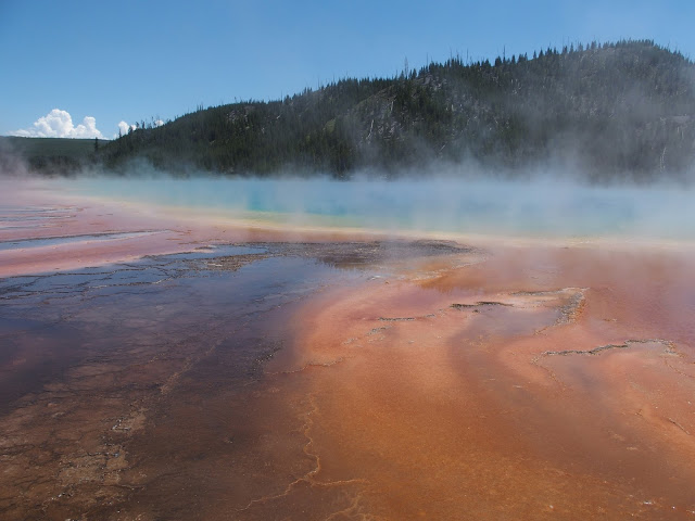 yellowstone-hotspring-colors