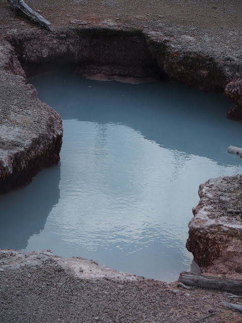 yellowstone-paint-pots-hotspring