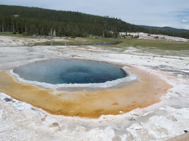 yellowstone-pool